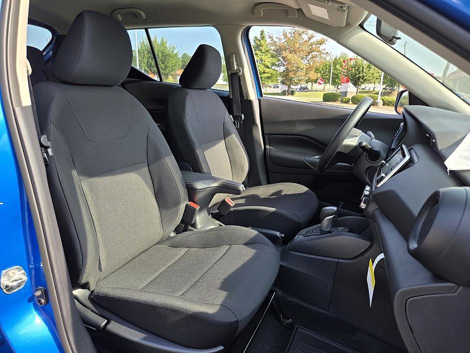 New 2025 Nissan Kicks Play S image 12