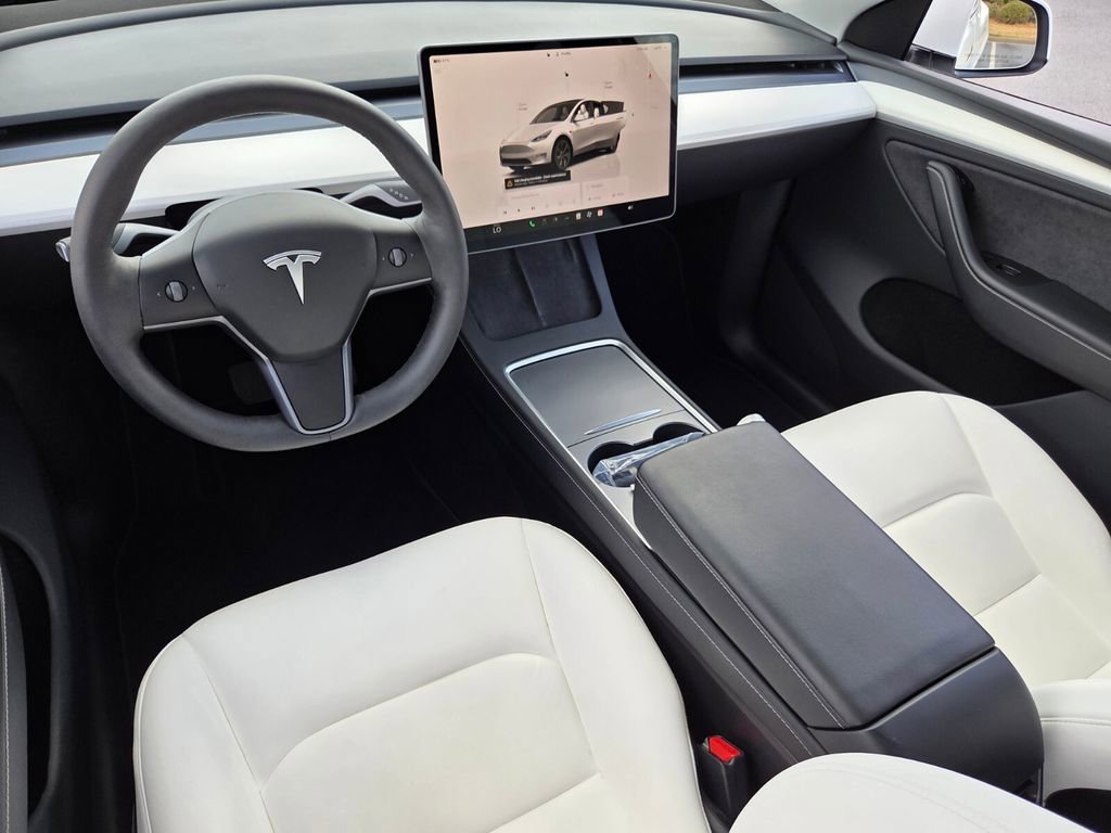 Used 2024 Tesla Model Y Long Range image 8