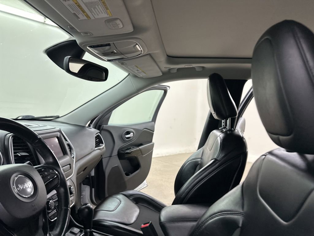 Used 2019 Jeep Cherokee Latitude Plus image 32