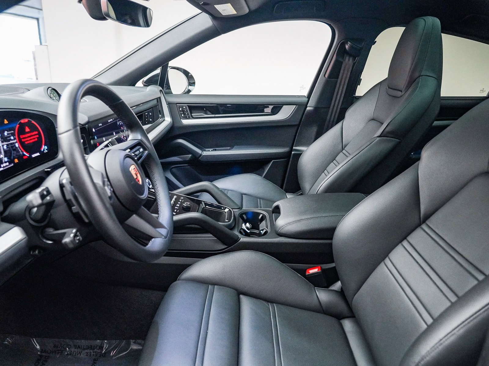 Used 2025 Porsche Cayenne S image 21