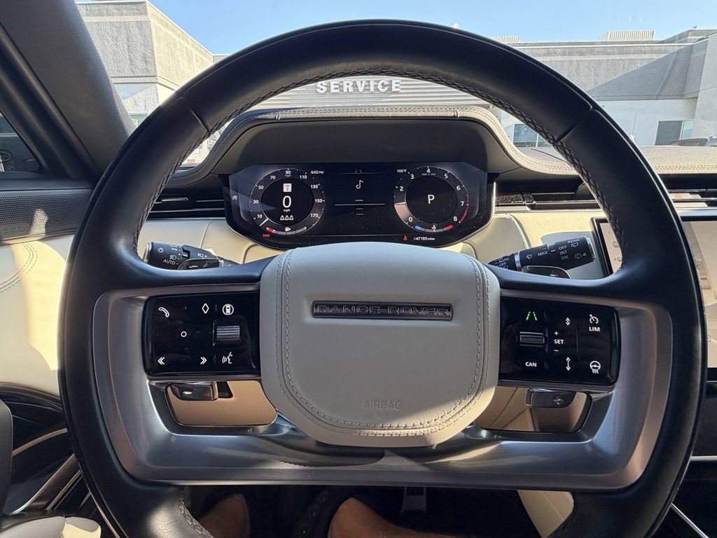 Used 2025 Land Rover Range Rover SE AWD/4WD image 23