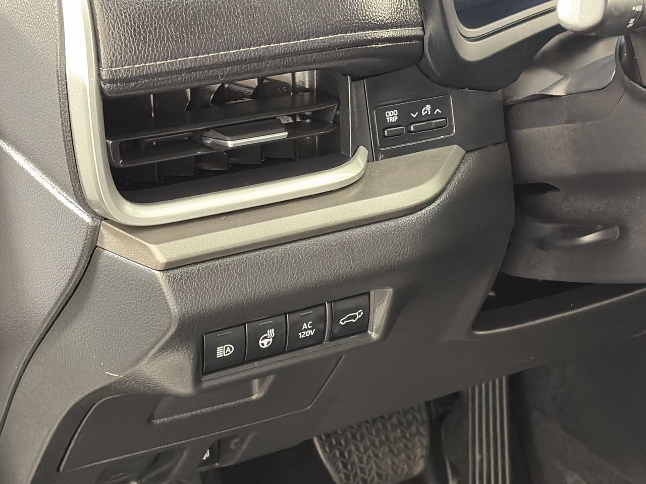 Used 2025 Toyota Grand Highlander AWD Hybrid image 12