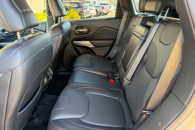 Used 2018 Jeep Cherokee Trailhawk w/ Quick Order Package 27L image 24