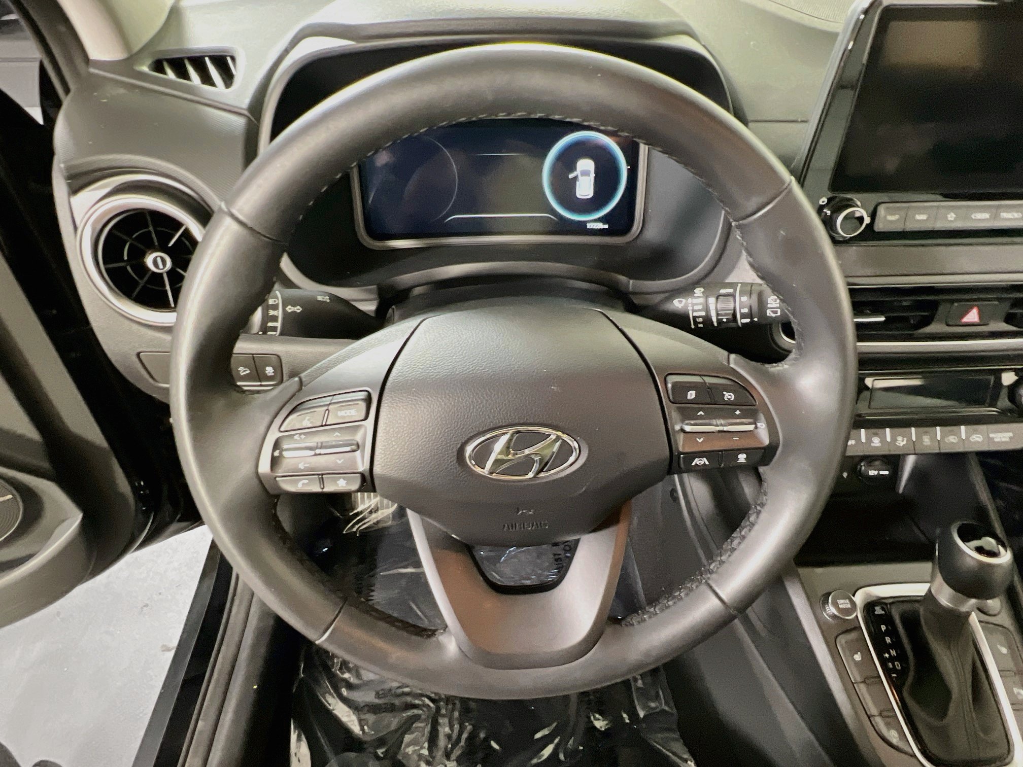 Used 2023 Hyundai Kona Limited w/ Cargo Package AWD/4WD image 11