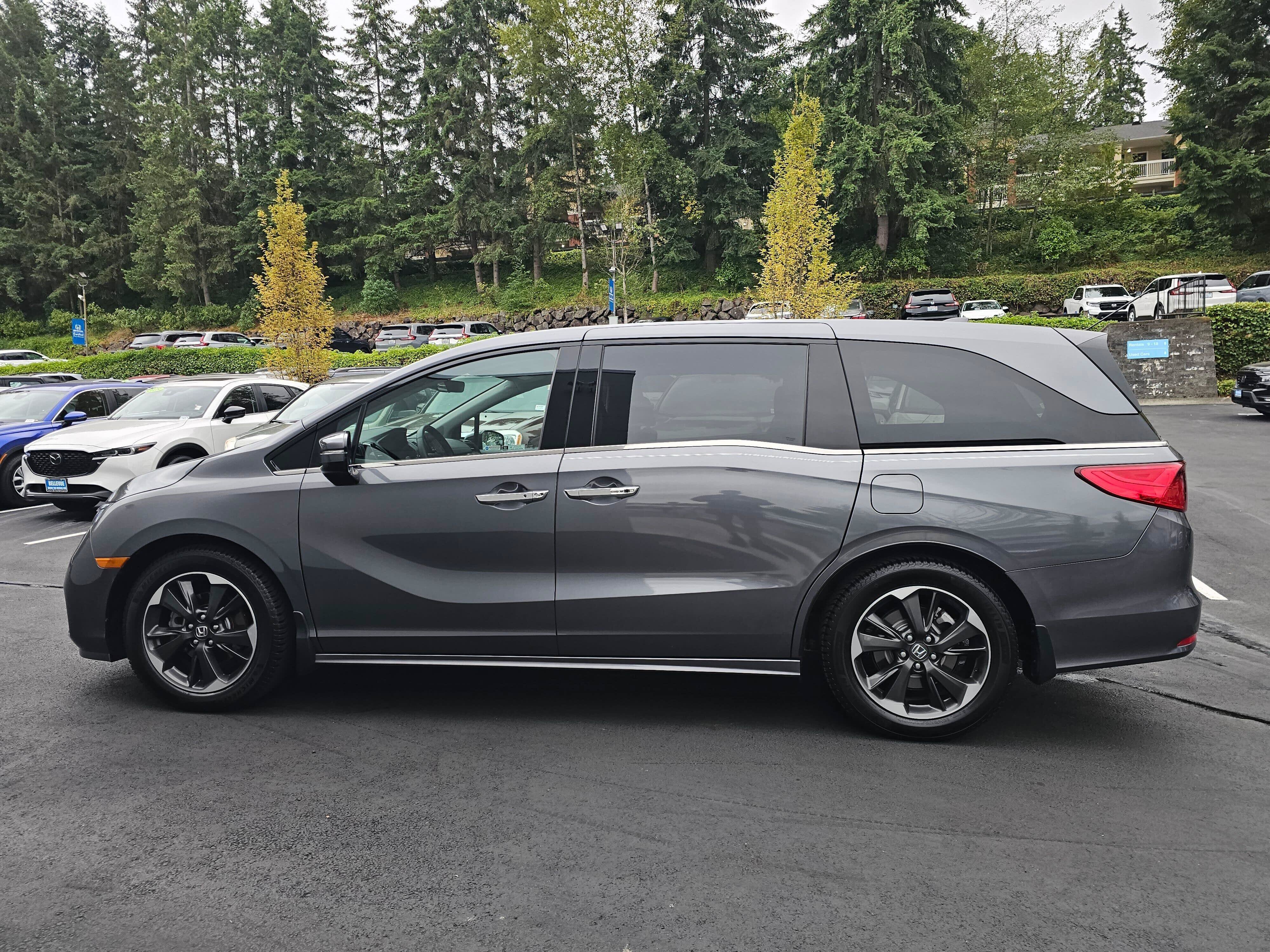 Used 2023 Honda Odyssey Elite image 4