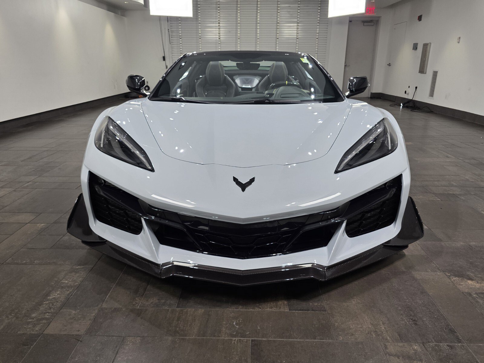 Used 2023 Chevrolet Corvette Z06 w/ Z07 Performance Package RWD image 2