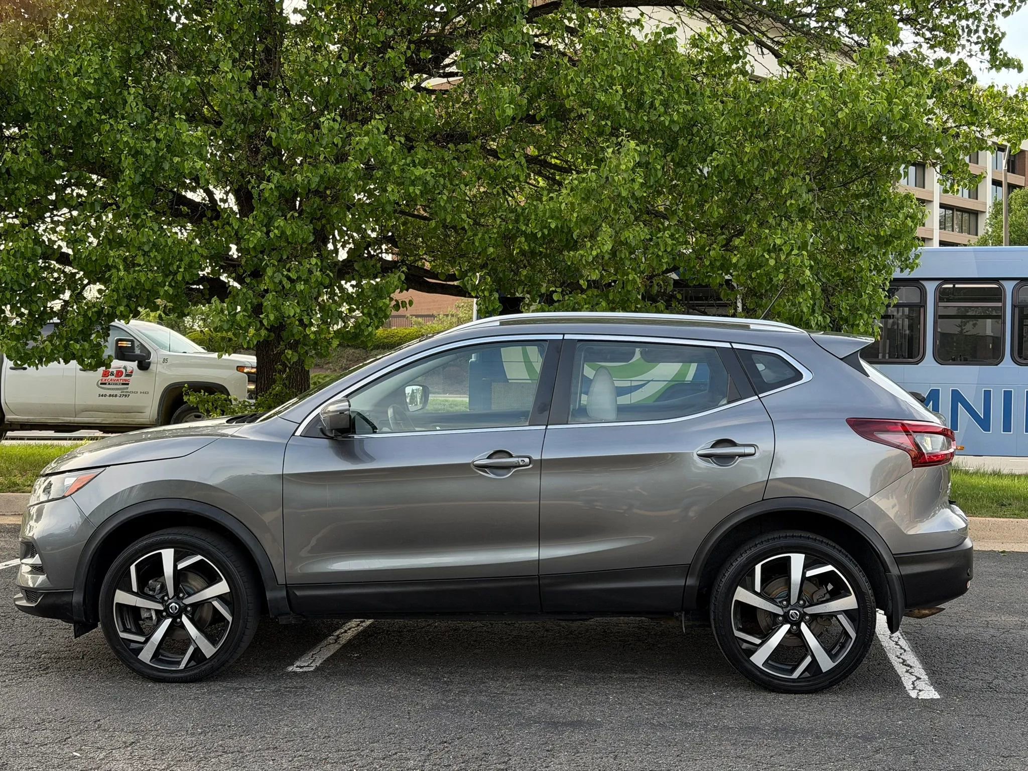 Used 2022 Nissan Rogue Sport SL image 6
