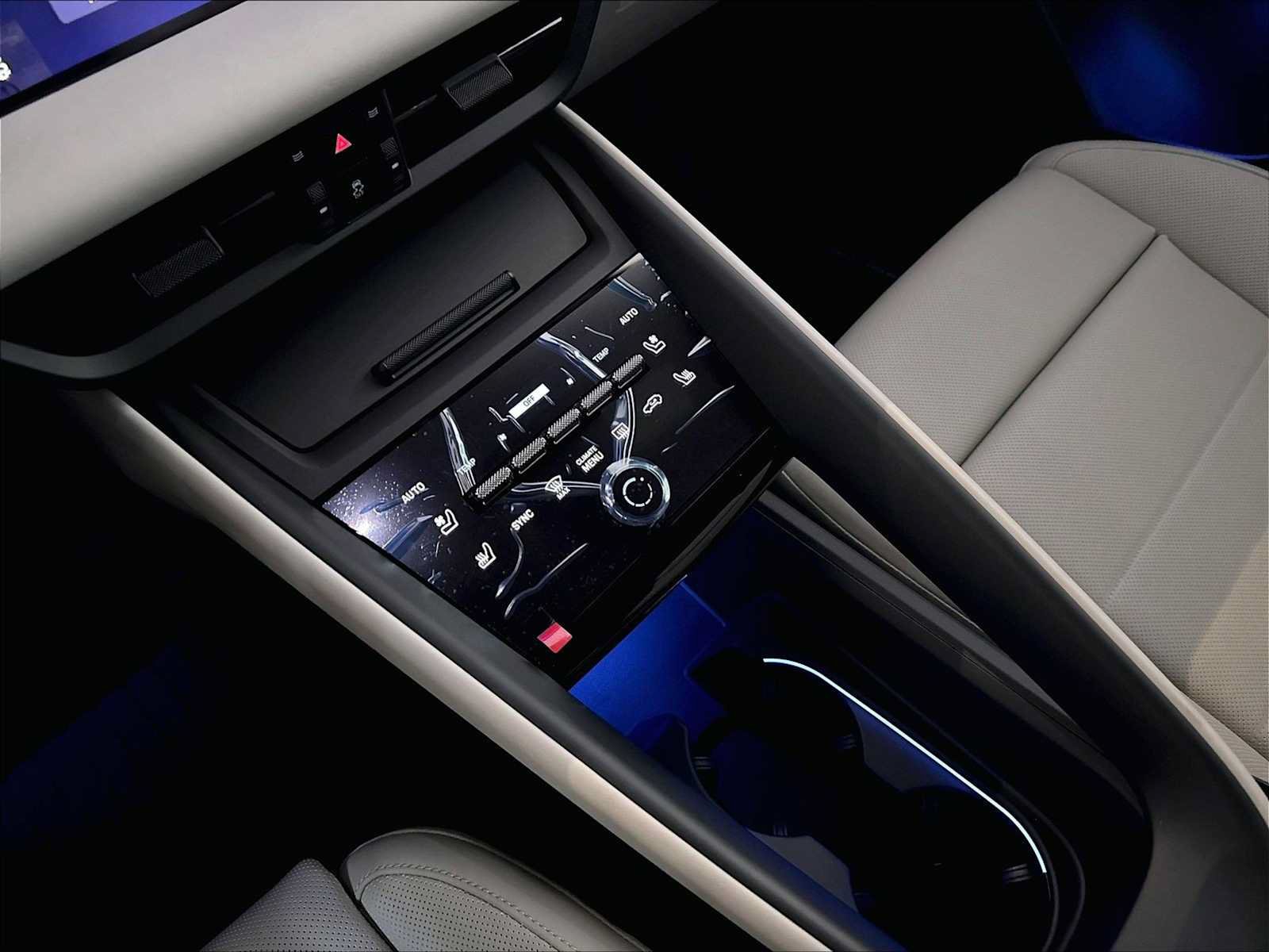 New 2026 Porsche Macan 4 Electric AWD/4WD image 18
