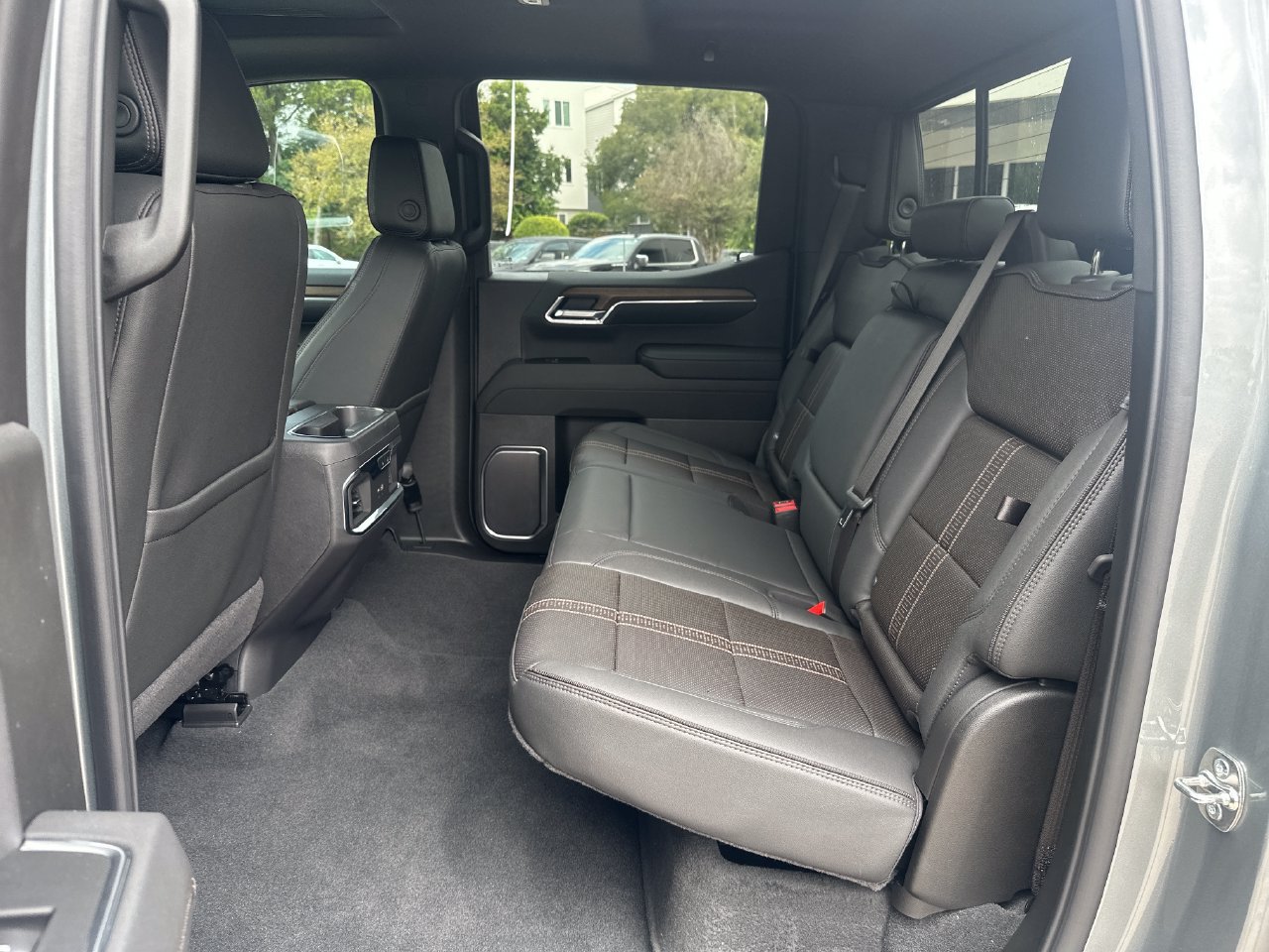 New 2026 Chevrolet Silverado 1500 High Country w/ High Country Premium Package AWD/4WD image 28