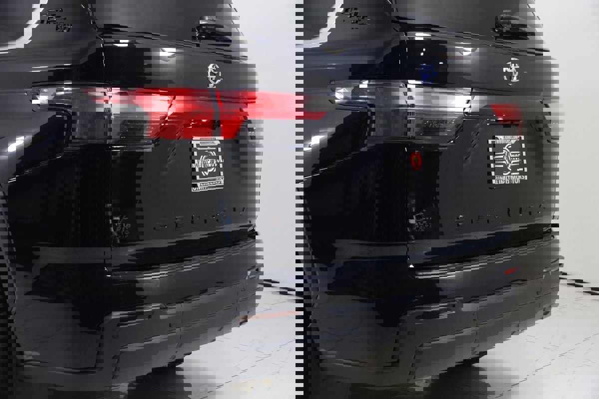 Used 2024 Toyota Sequoia Limited image 27