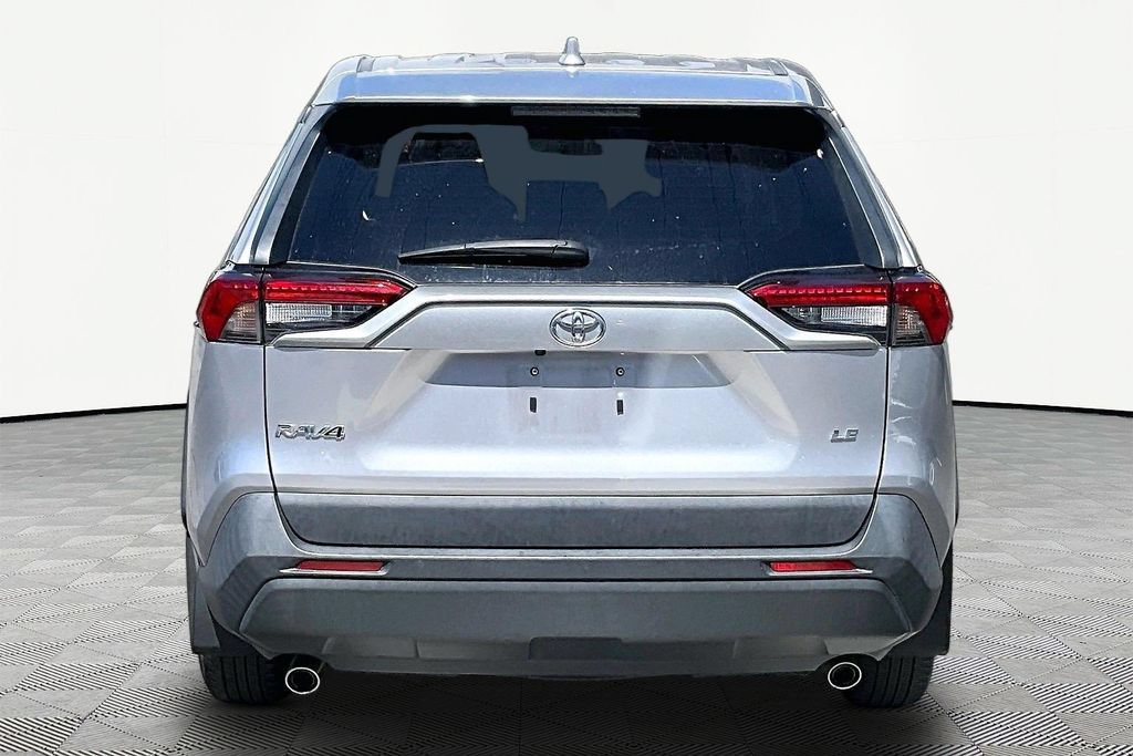 Used 2023 Toyota RAV4 LE FWD image 4