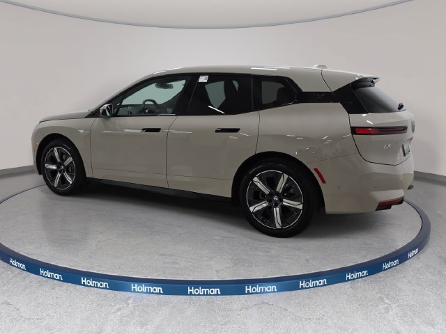 Certified 2026 BMW iX xDrive45 AWD/4WD image 7