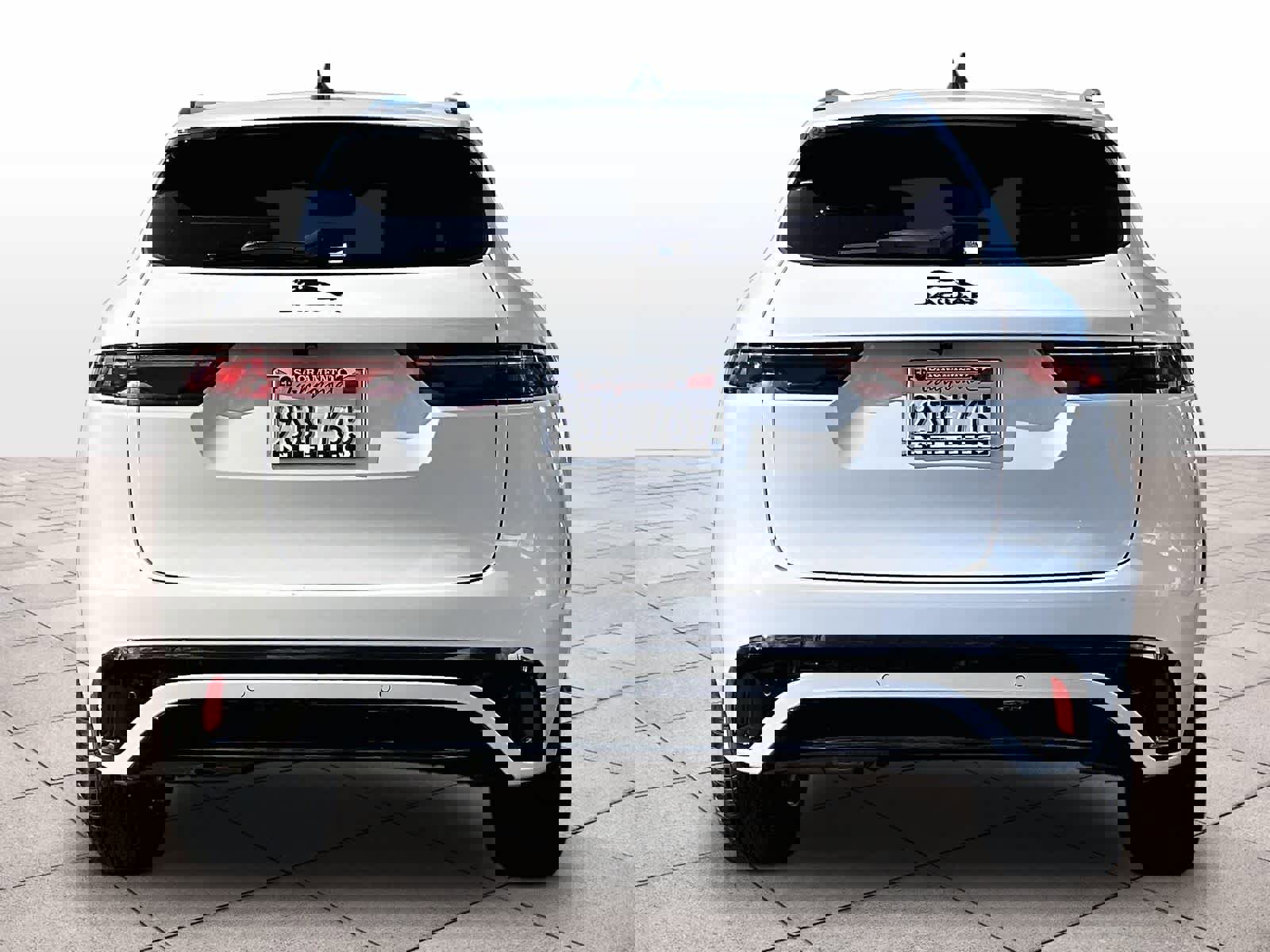 Used 2025 Jaguar F-PACE R-Dynamic S image 5