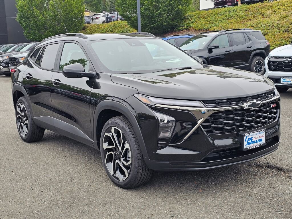 New 2026 Chevrolet Trax RS w/ Driver Confidence Package FWD image 3