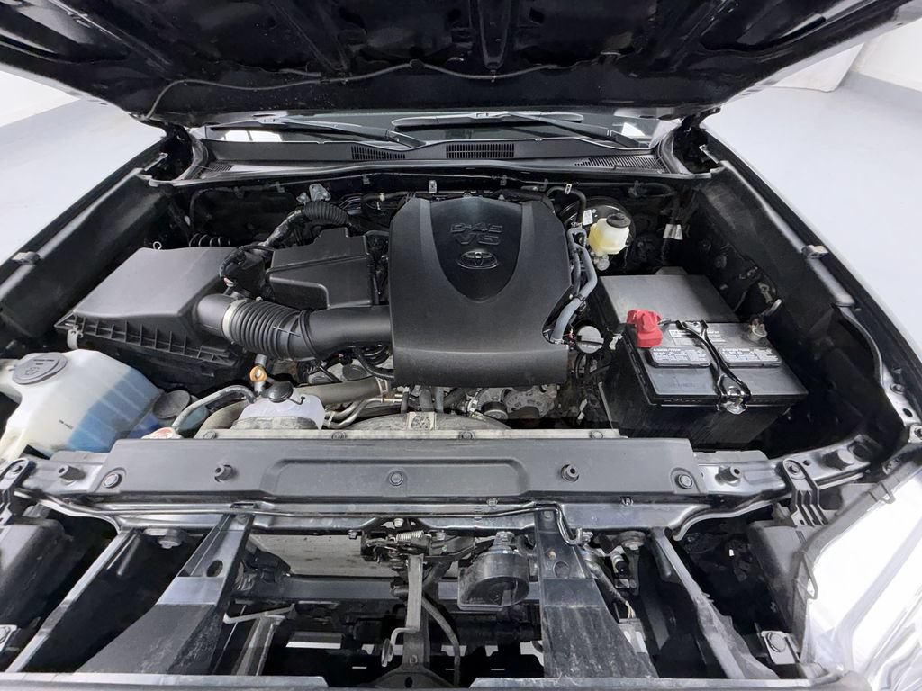 Certified 2023 Toyota Tacoma SR5 AWD/4WD image 13