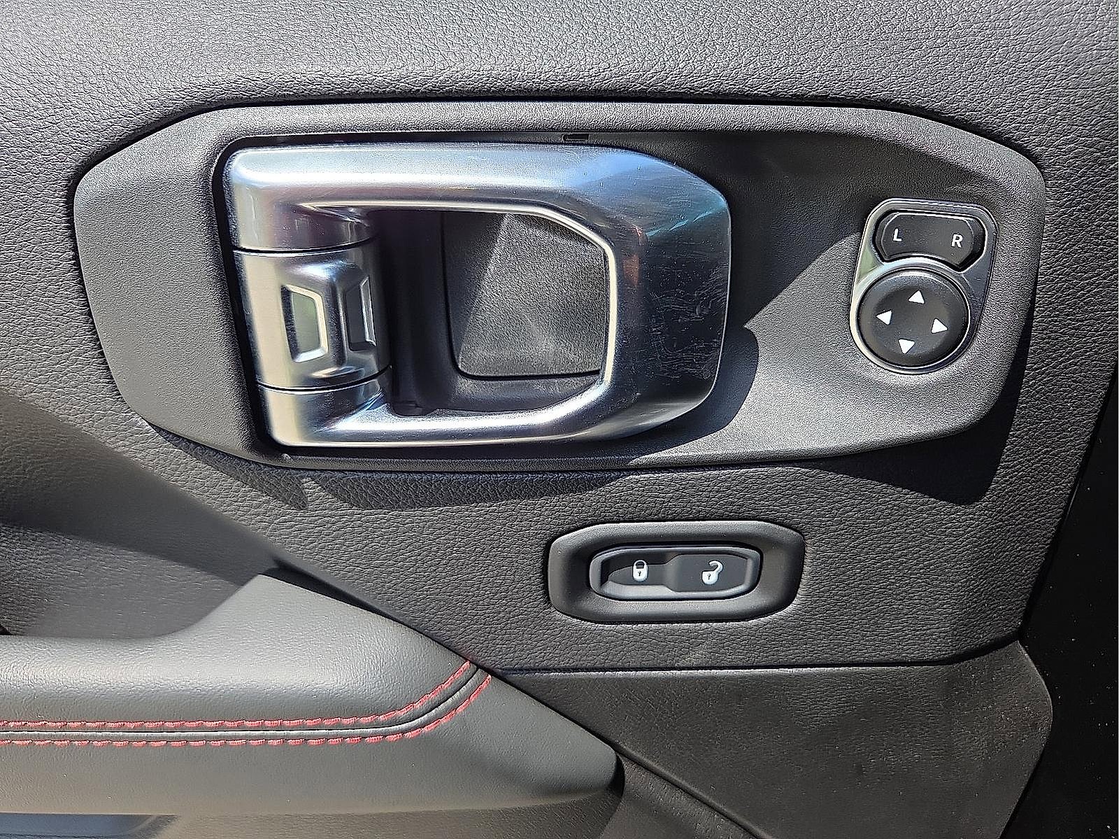 New 2025 Jeep Gladiator Rubicon image 13