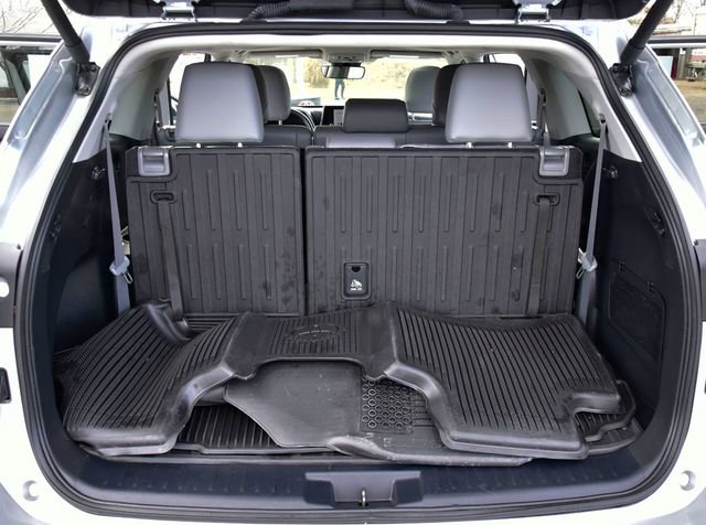 Certified 2024 Toyota Highlander XLE image 33