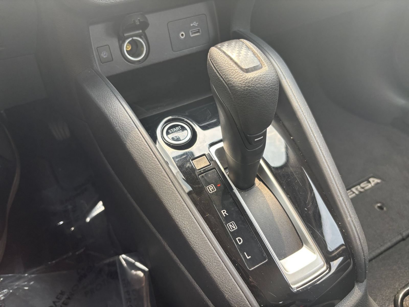 Used 2025 Nissan Versa SV FWD image 39