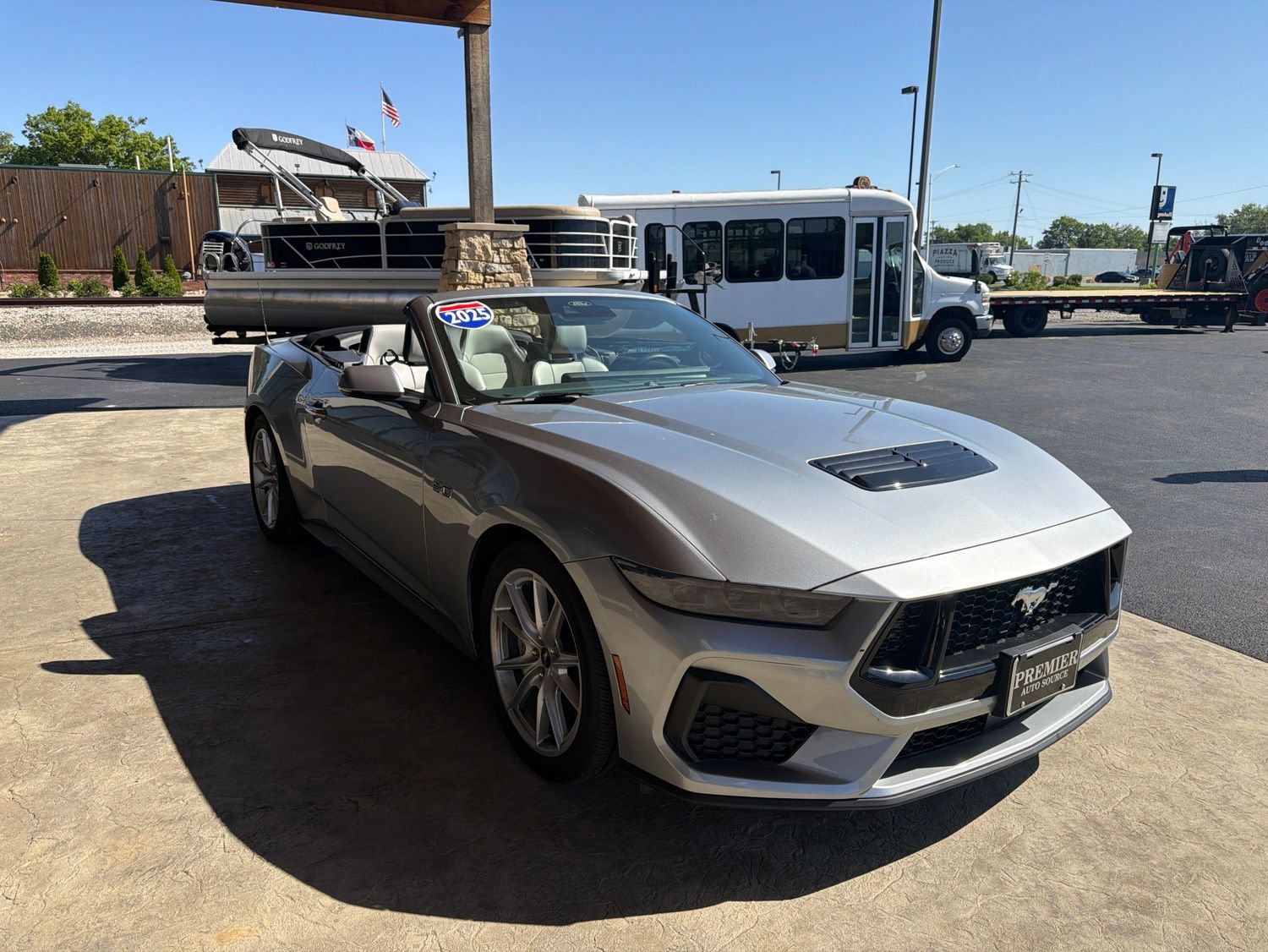 Used 2025 Ford Mustang GT Premium RWD image 14