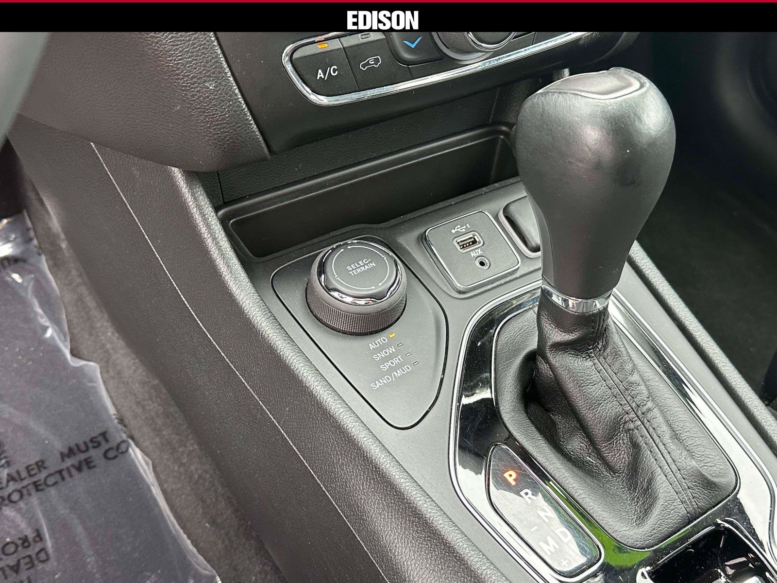 Used 2023 Jeep Cherokee Altitude Lux AWD/4WD image 30