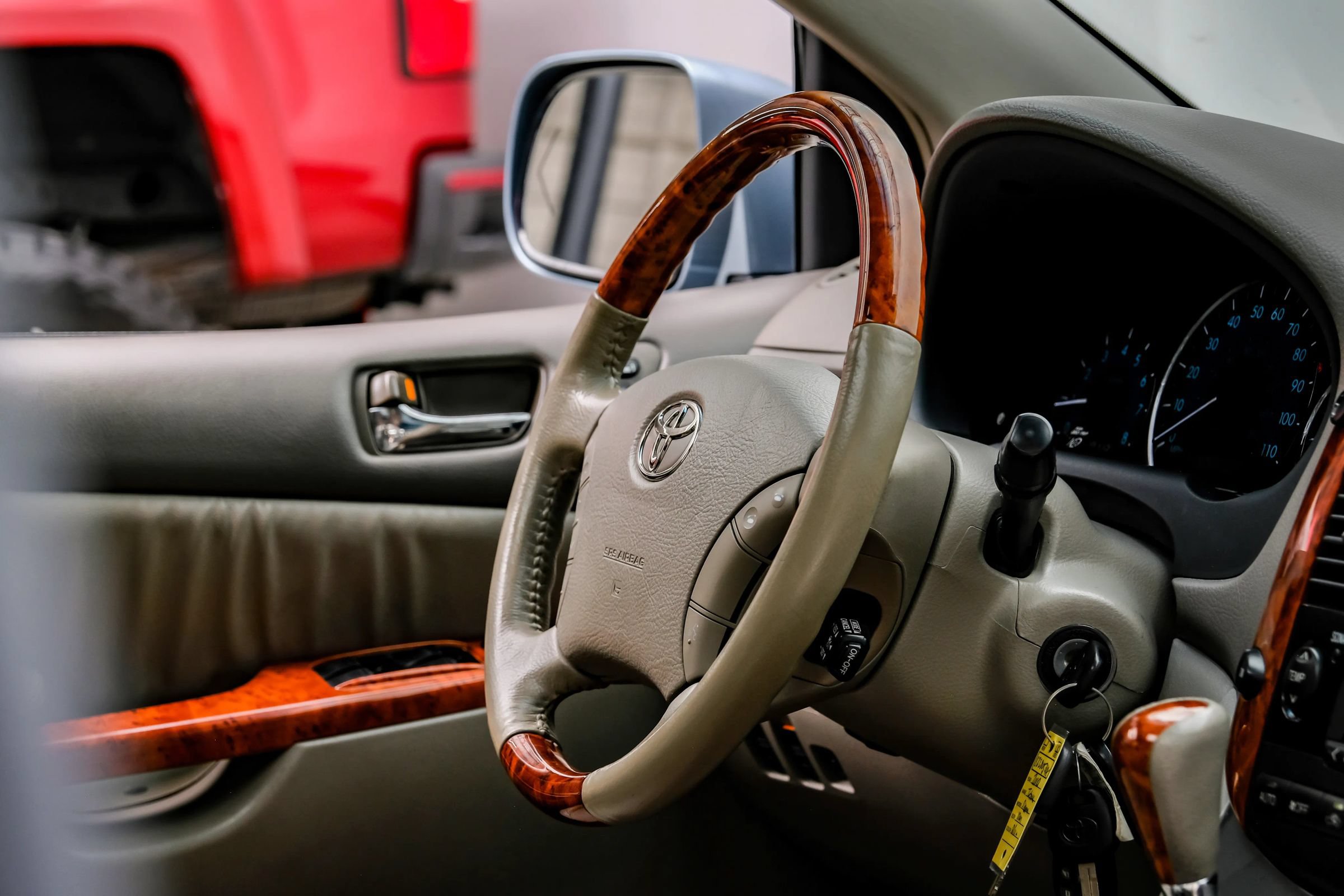 Used 2010 Toyota Sienna XLE Limited FWD image 17