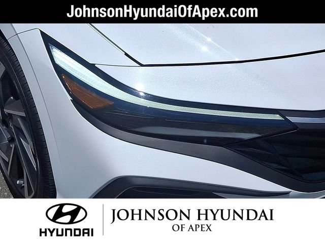 Certified 2025 Hyundai Elantra SEL FWD image 28