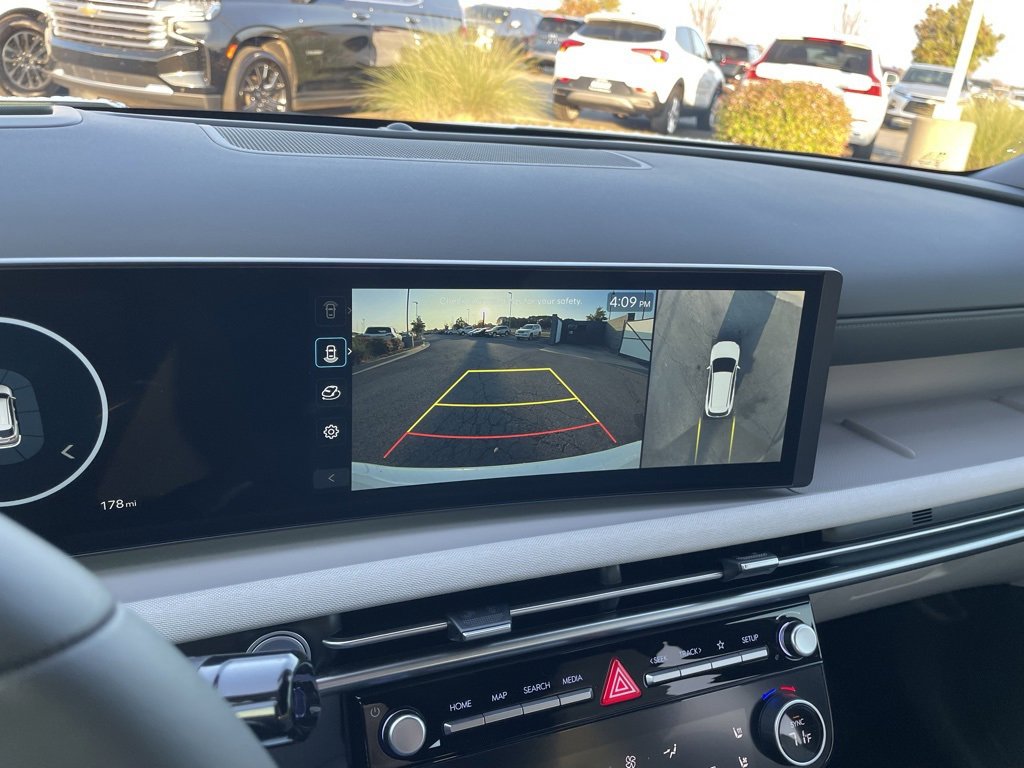 Used 2025 Hyundai Tucson Limited image 16