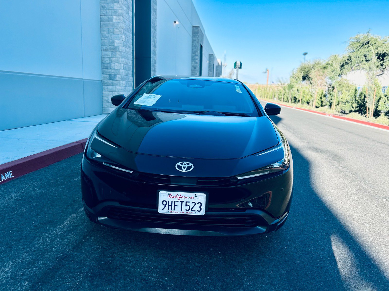 Used 2023 Toyota Prius LE FWD image 5