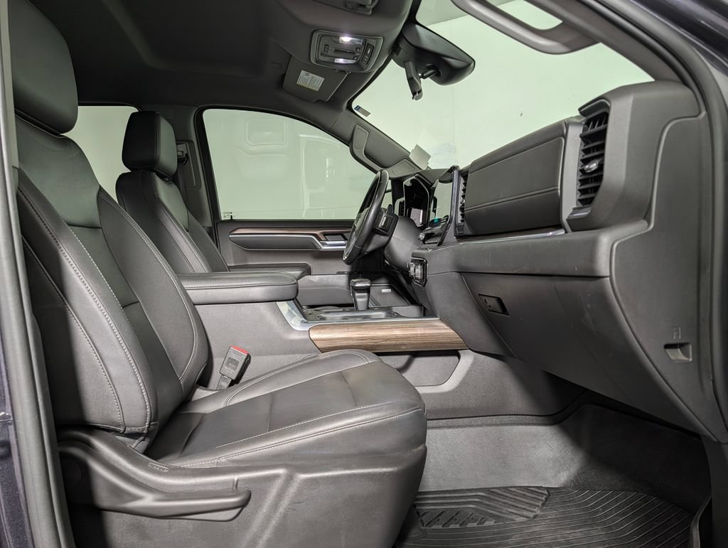Used 2022 Chevrolet Silverado 1500 RST AWD/4WD image 11