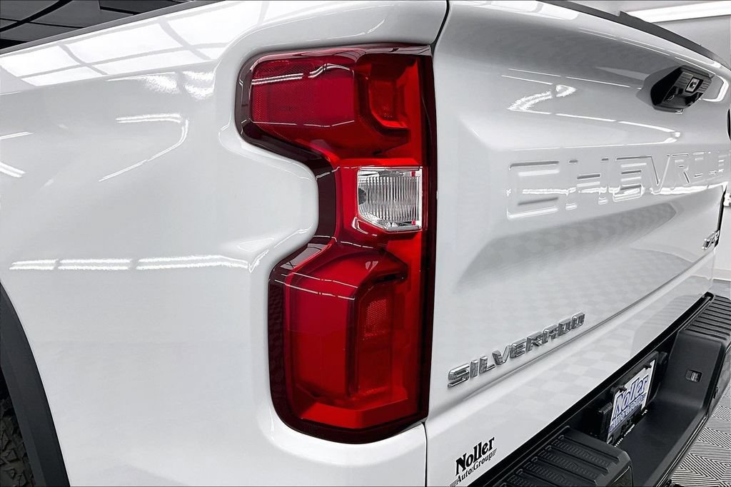 Used 2022 Chevrolet Silverado 1500 ZR2 w/ Technology Package AWD/4WD image 31