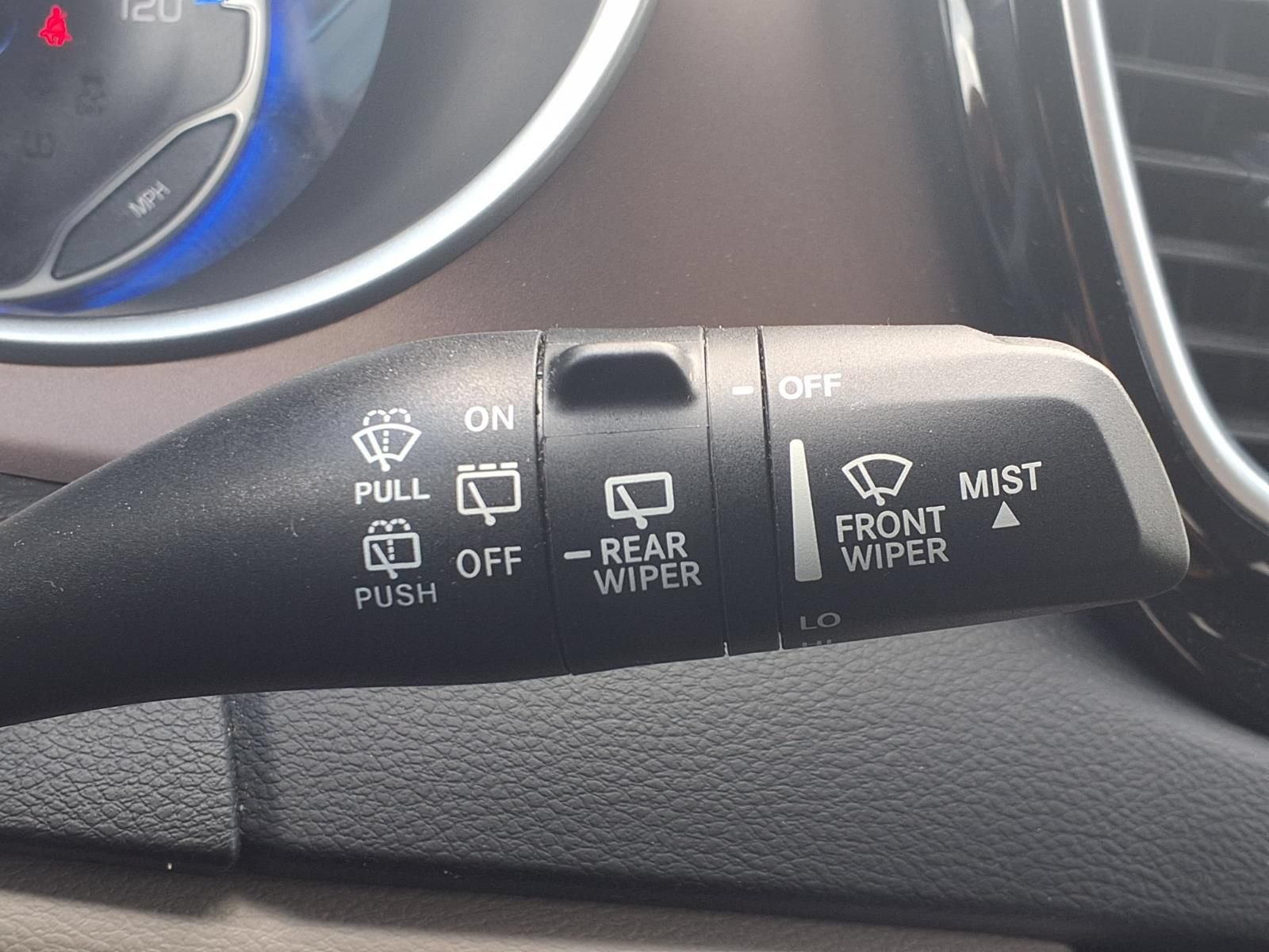 Used 2023 Chrysler Voyager LX FWD image 17