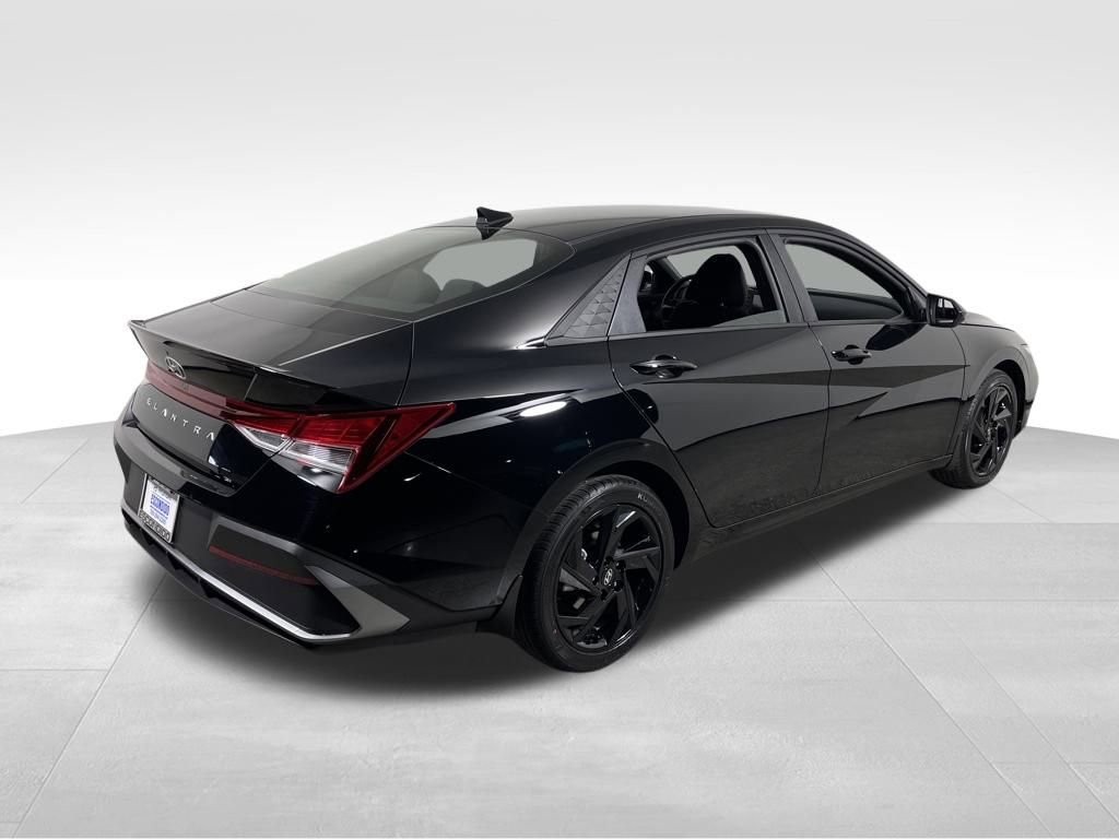 New 2026 Hyundai Elantra Sport image 5