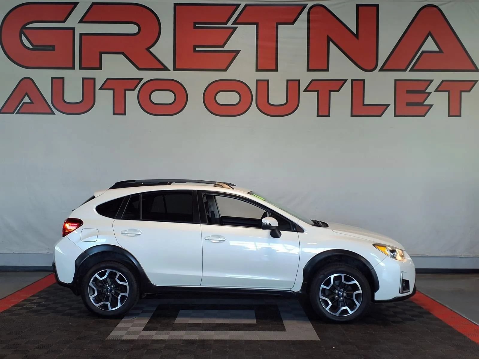 Used 2016 Subaru Crosstrek 2.0i Limited w/ Popular Package #2 AWD/4WD image 1
