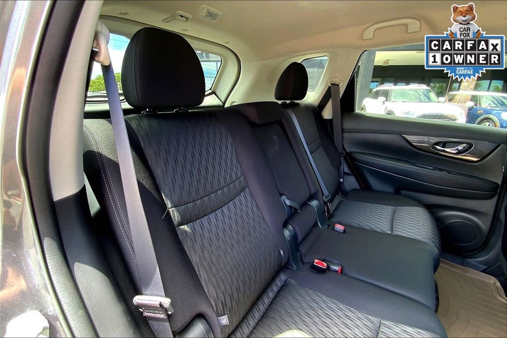 Used 2017 Nissan Rogue SV w/ SV Premium Package image 27