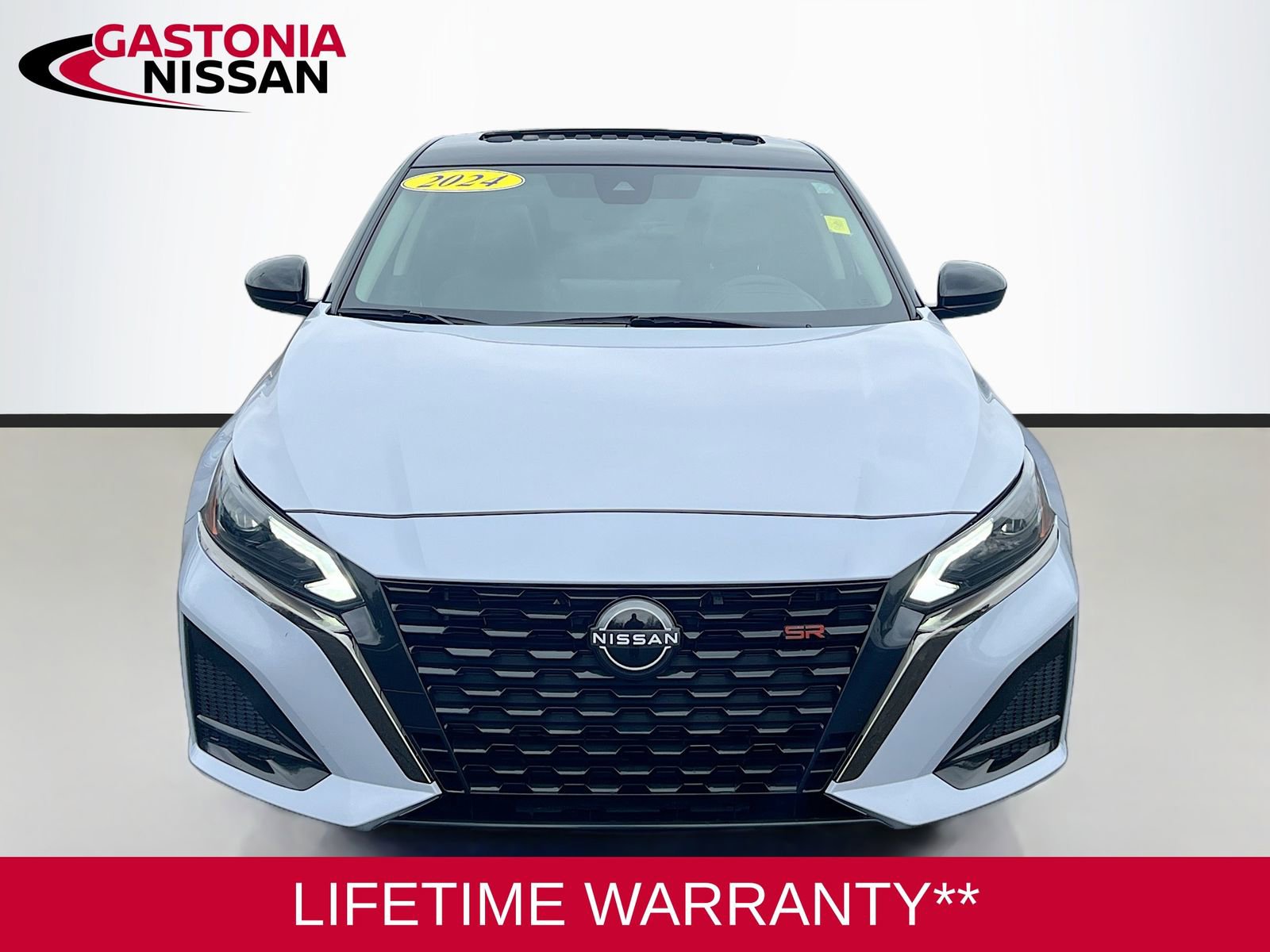 Used 2024 Nissan Altima 2.5 SR w/ SR Premium Package image 2