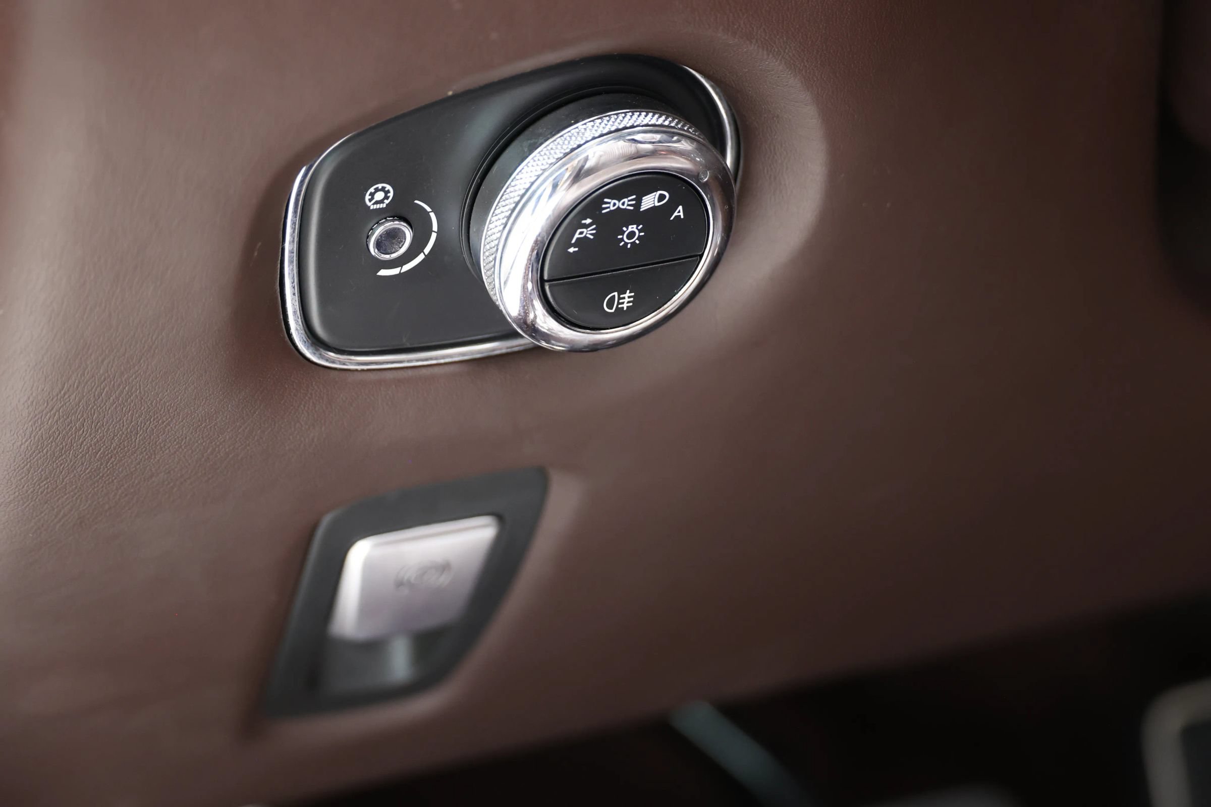 Used 2019 Aston Martin DB11 Volante RWD image 25