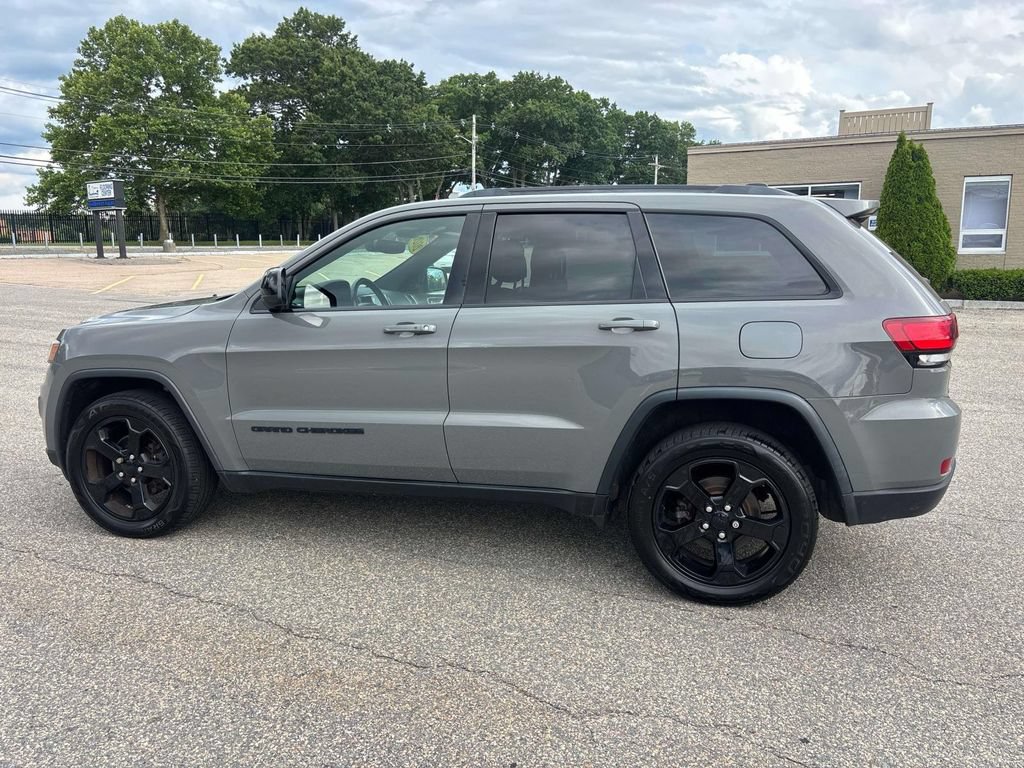 Certified 2020 Jeep Grand Cherokee Laredo AWD/4WD image 2
