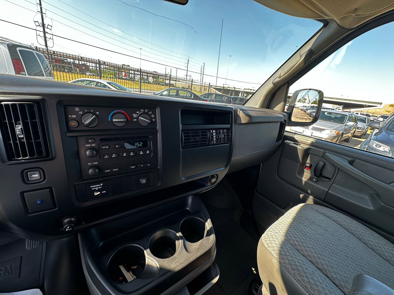 Used 2006 Chevrolet Express 3500 Passenger w/ LT Preferred Equipment Group image 27