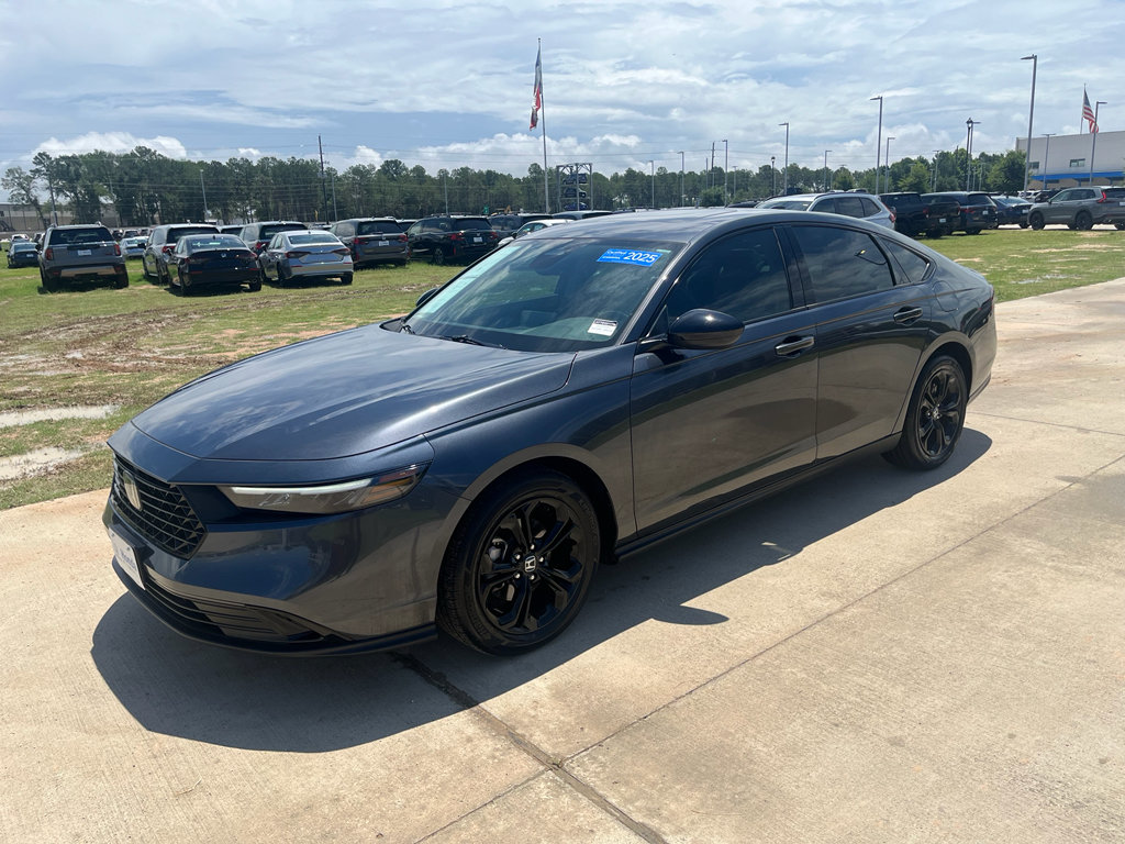 Certified 2025 Honda Accord SE image 4