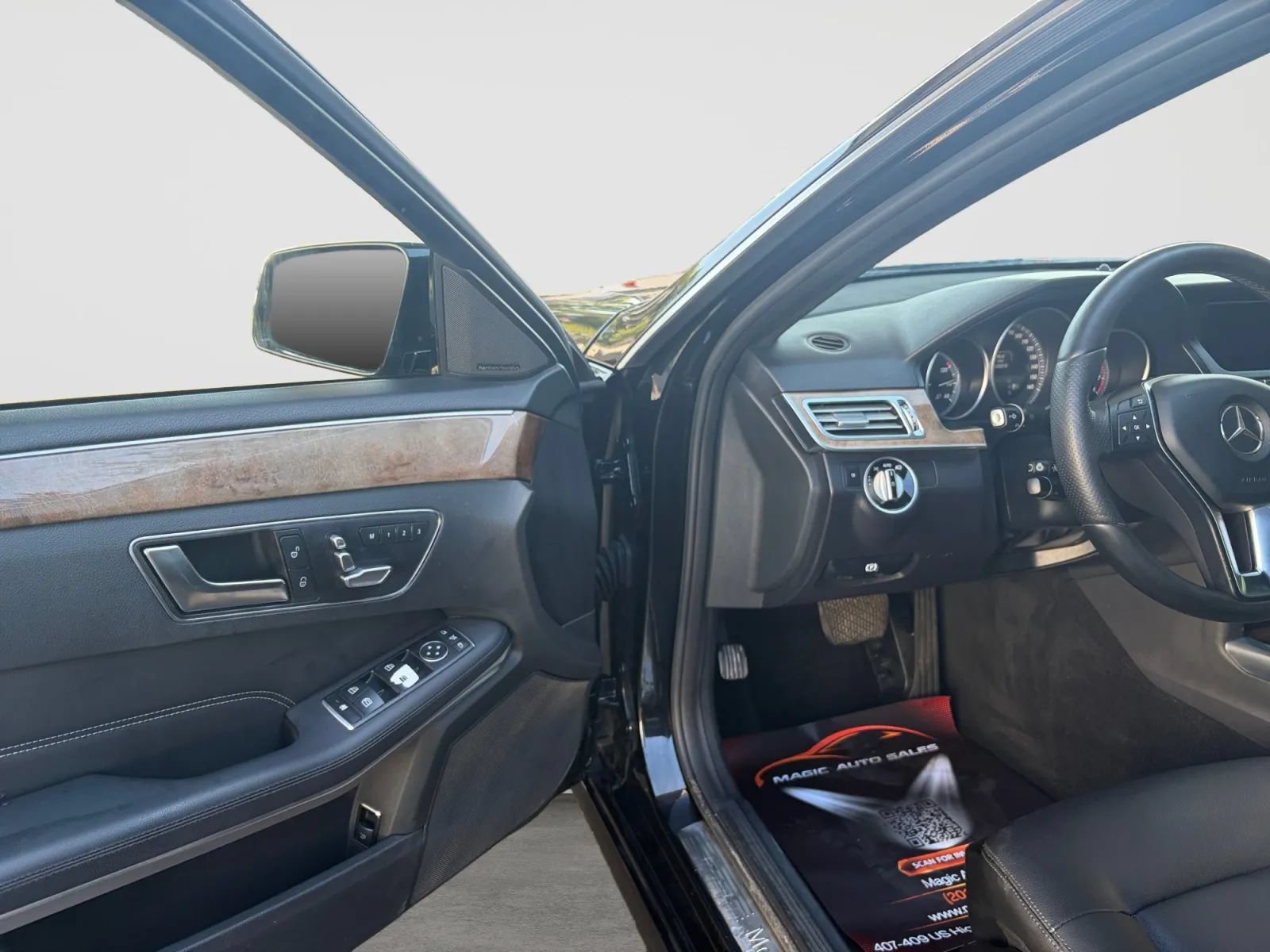 Used 2016 Mercedes-Benz E 350 4MATIC Sedan image 11