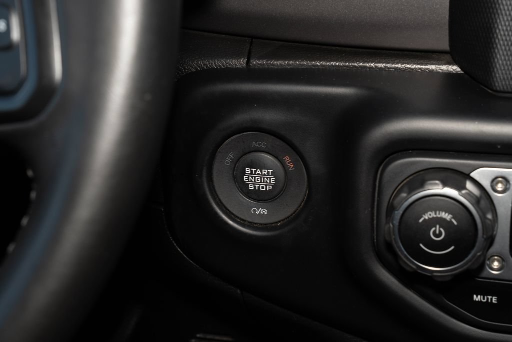 Used 2023 Jeep Wrangler Unlimited w/ Cold Weather Group AWD/4WD image 24