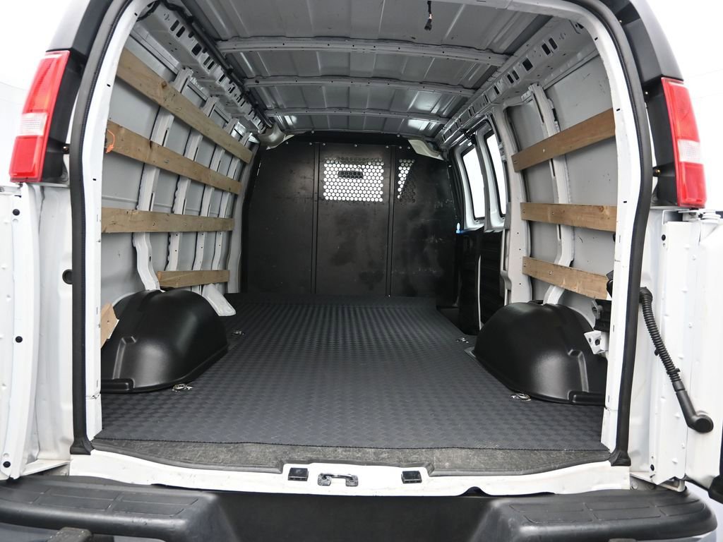 Used 2024 GMC Savana 2500 w/ Driver Convenience Package image 19