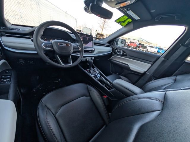 Used 2024 Jeep Compass Limited image 5