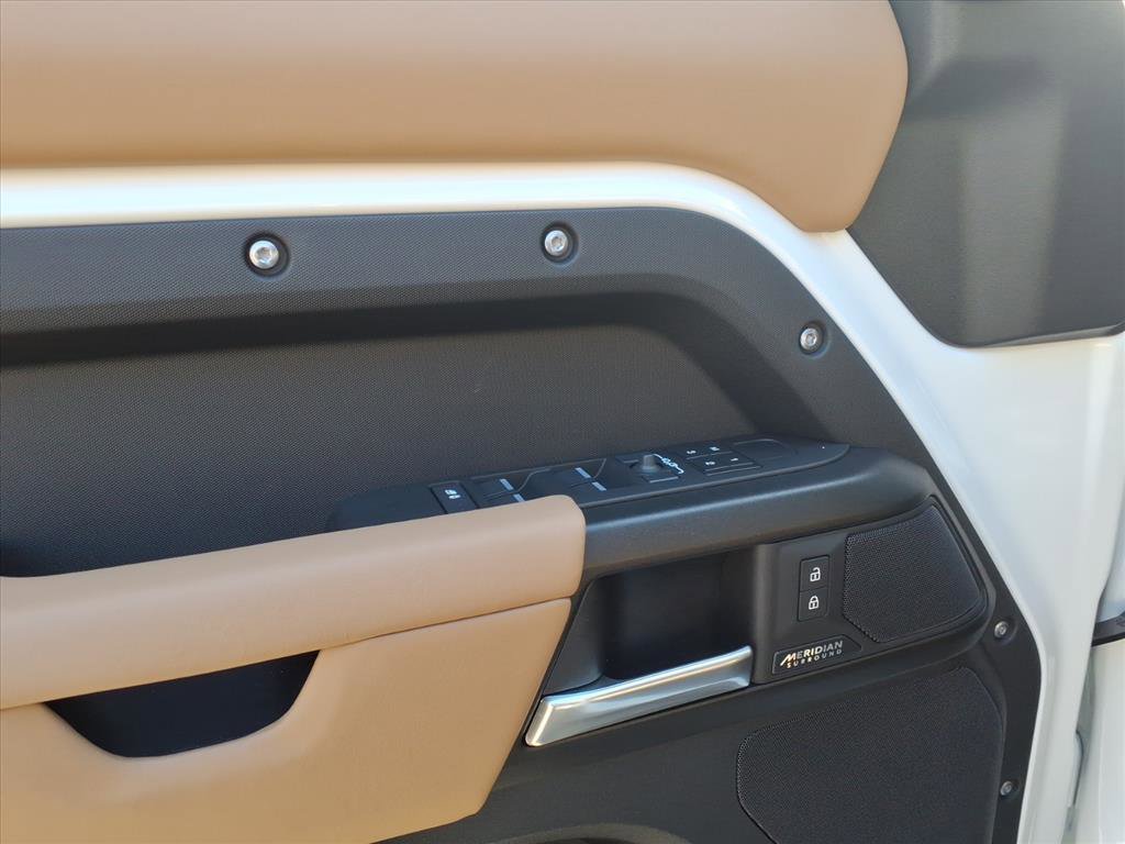 New 2026 Land Rover Defender 110 V8 image 10