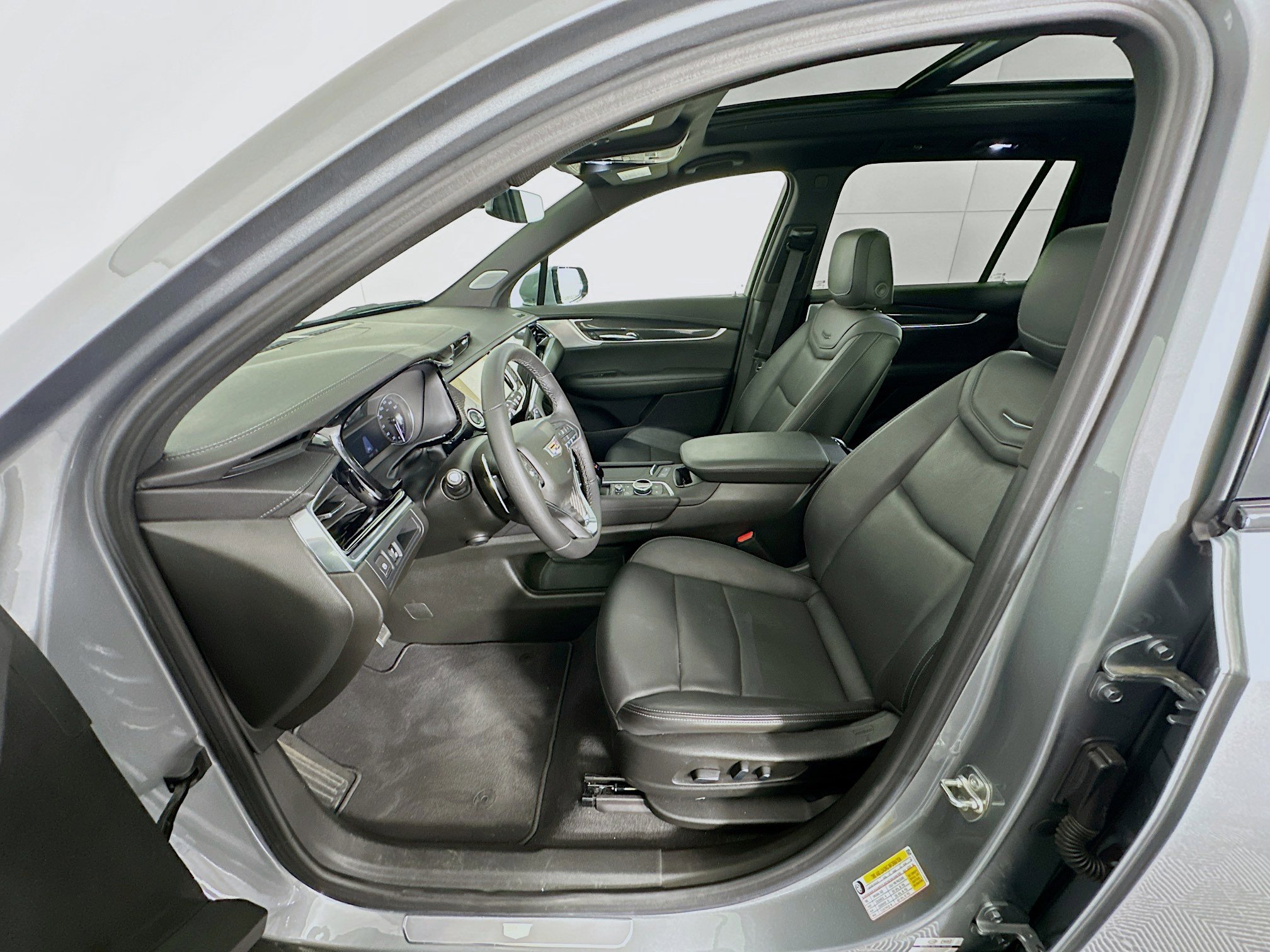 Used 2025 Cadillac XT6 Sport image 13