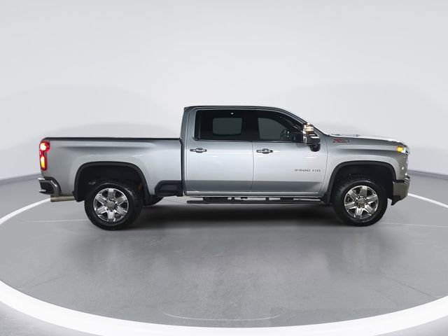 Used 2022 Chevrolet Silverado 2500 LTZ w/ LTZ Plus Package image 2