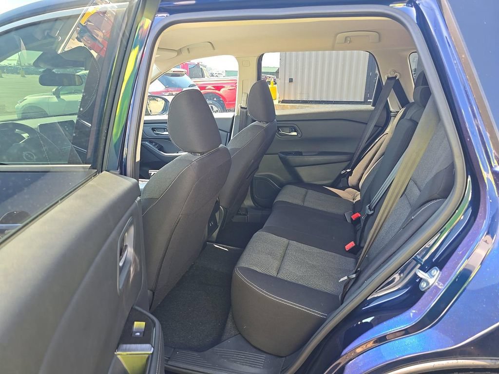 Certified 2025 Nissan Rogue SV FWD image 15