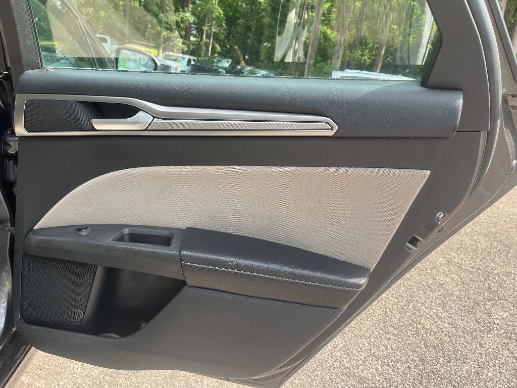 Used 2017 Ford Fusion S FWD image 27