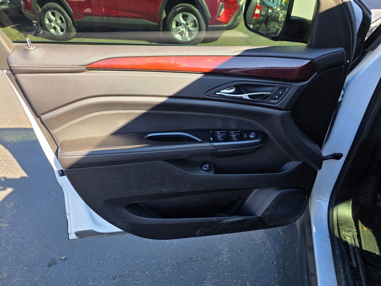 Used 2015 Cadillac SRX Luxury w/ Driver Awareness Package image 10