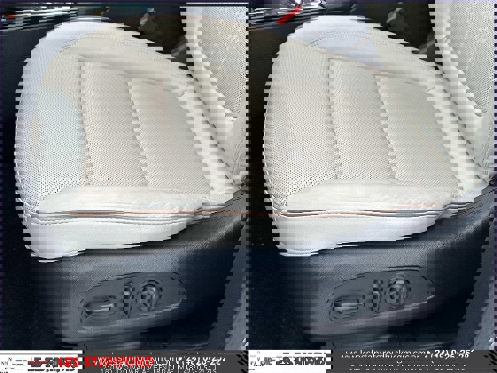 Certified 2024 Buick Encore GX Avenir w/ Avenir Convenience Package image 18